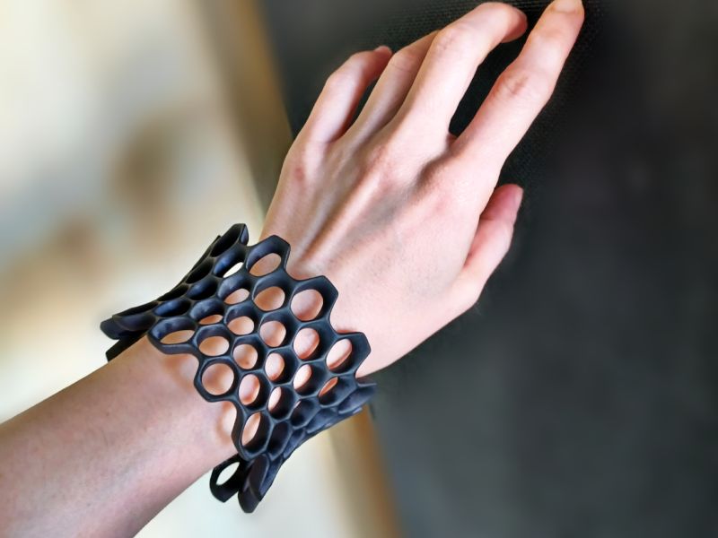 Raised Edge Lacy Bangle